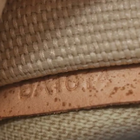 Luis Vuitton trouville monogram canvas handbag includes authentic strap - Picture 14 of 16